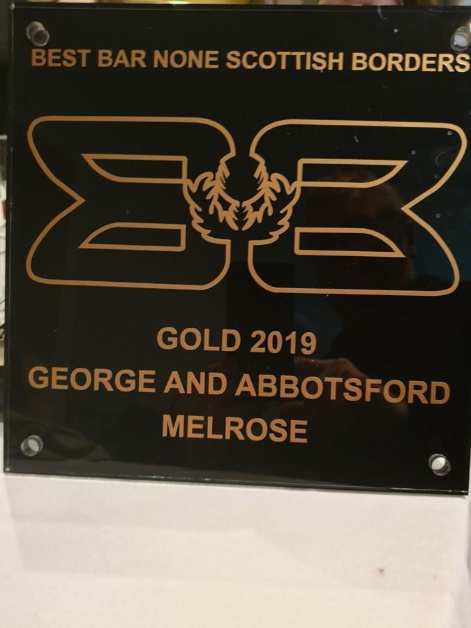 George And Abbotsford Hotel Мелроуз Екстериор снимка