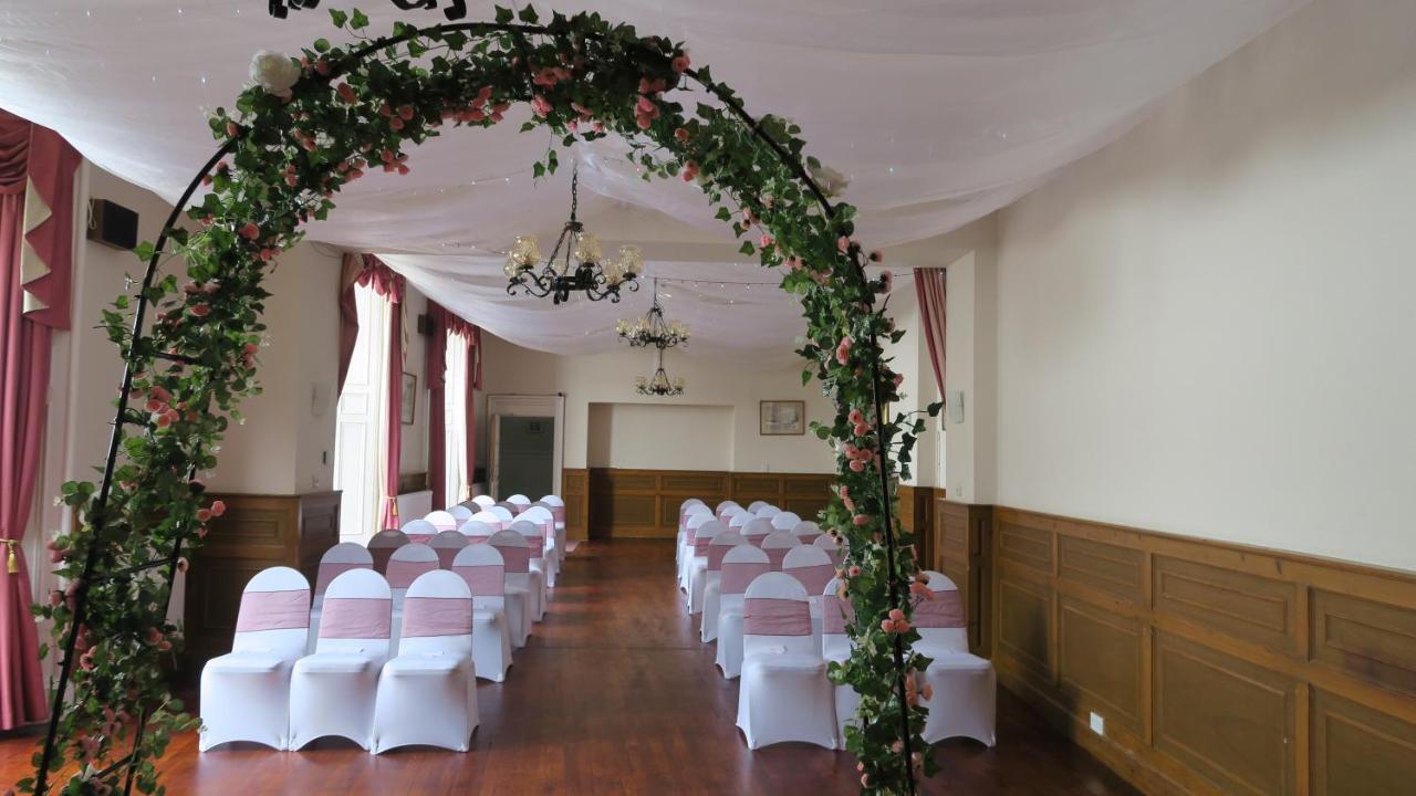 George And Abbotsford Hotel Мелроуз Екстериор снимка