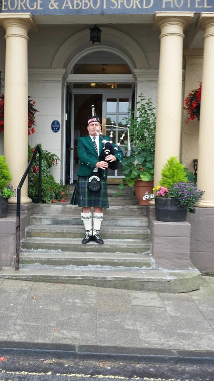 George And Abbotsford Hotel Мелроуз Екстериор снимка